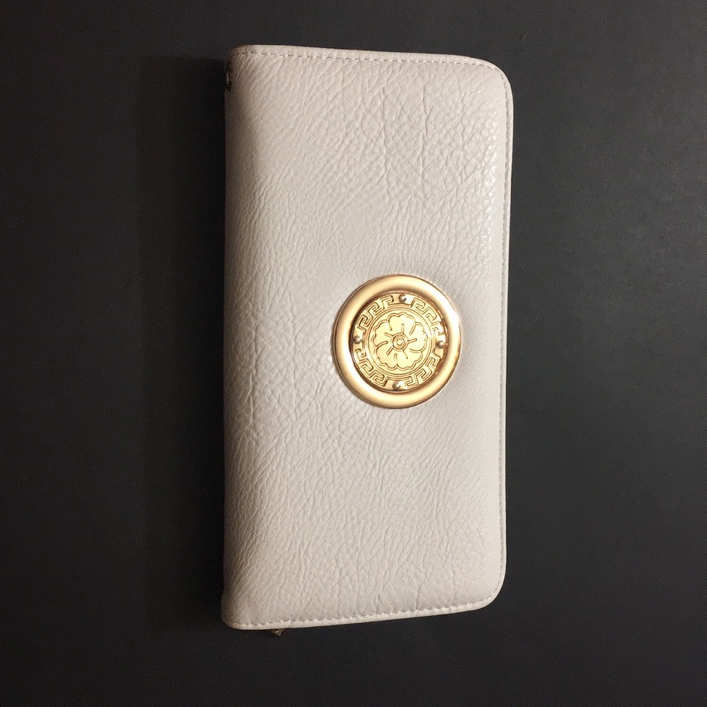 White Wallet brand new